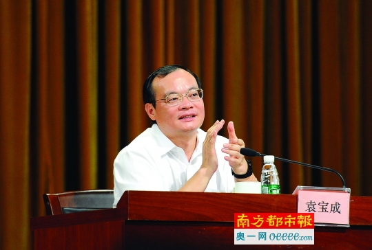 昨日上午,williamhill英国中文官网,市长袁宝成鼓励师生们要持续创新。南都记者 梁清 摄