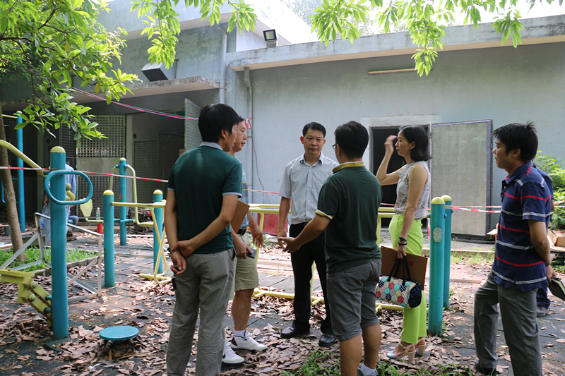 现场查看学生宿舍电房改造工程_副本