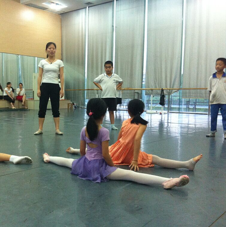 勤子学堂开班